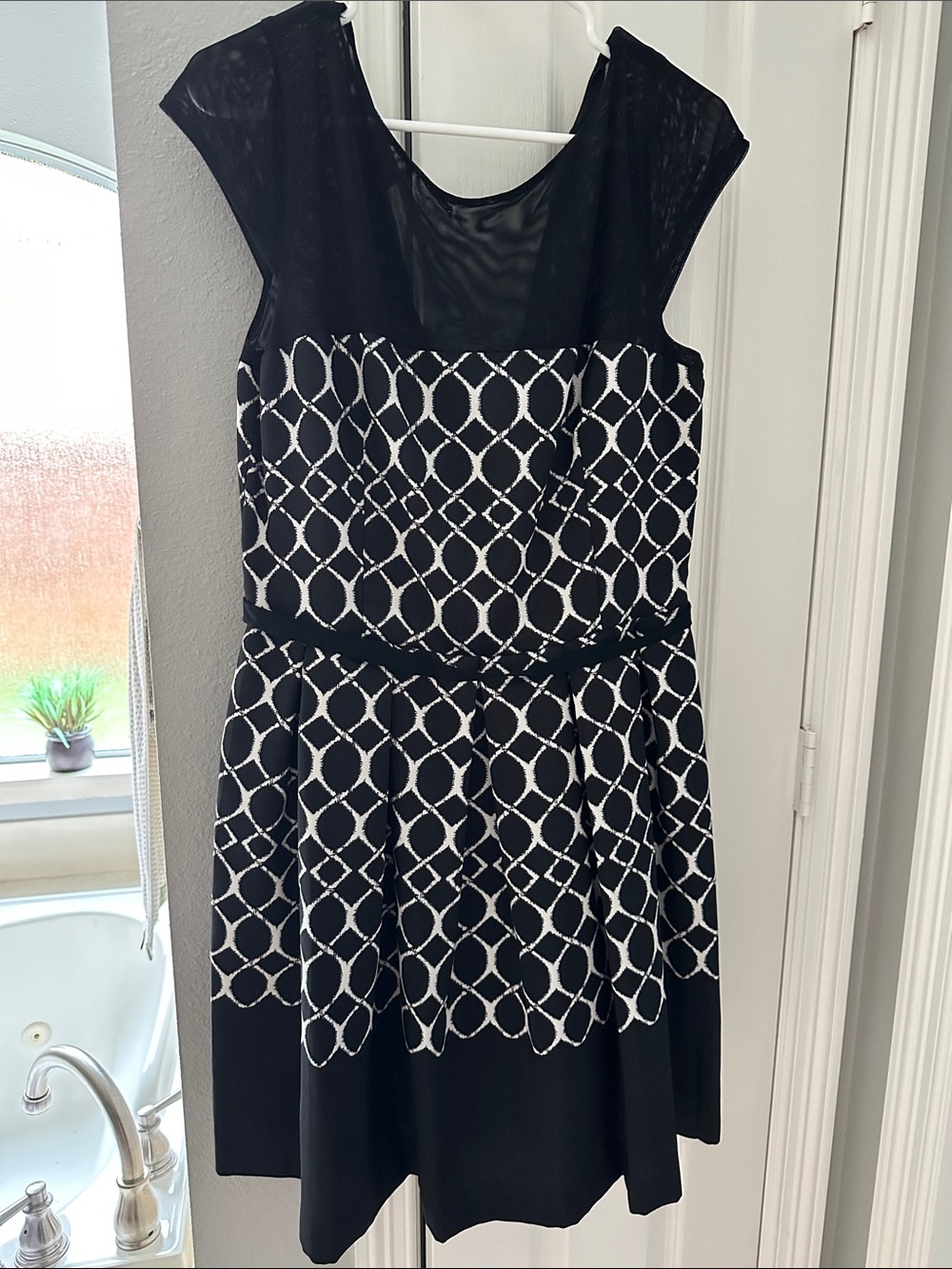 Taylor Black and White Sleeveless Midi Dress with Geometric Pattern